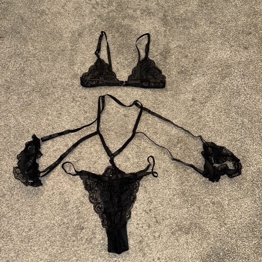 SHEIN Black Lace Bra Set with Garter